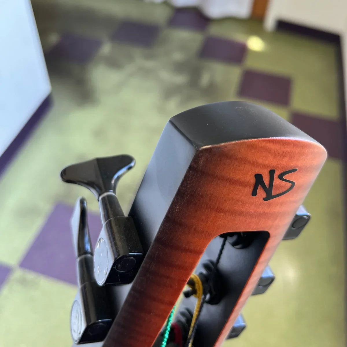 Demo NS Design NXT5a upright bass, Sunburst - Electric Violin Shop